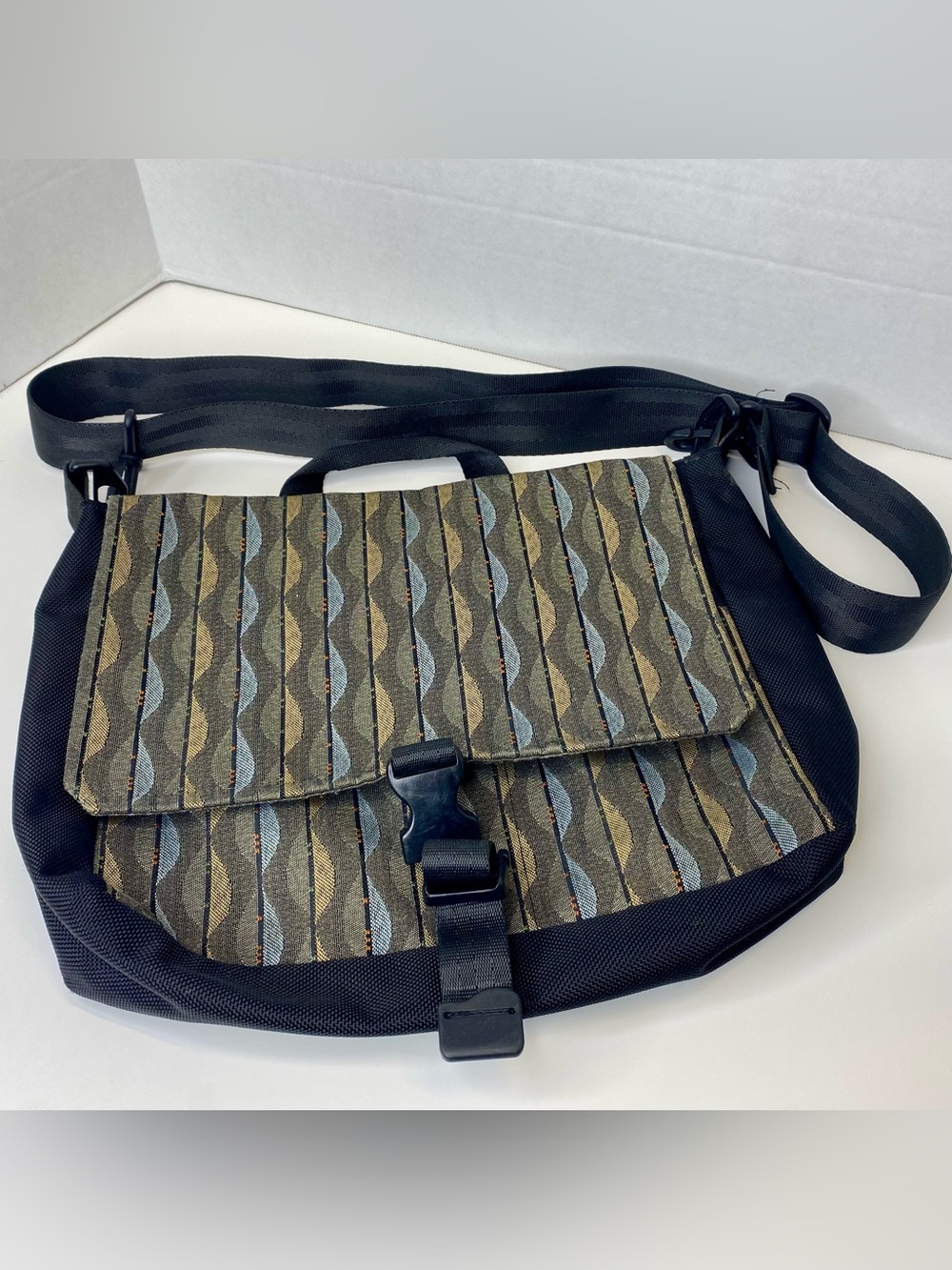 Crossbody bag